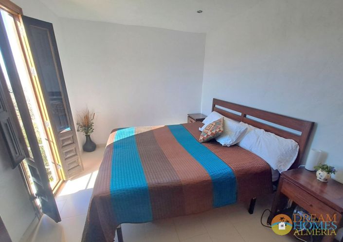 Image No.23-5 Bed Villa / Detached for sale