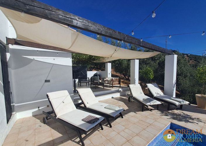 Image No.35-5 Bed Villa / Detached for sale
