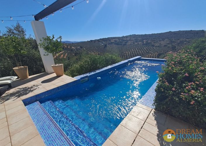 Image No.36-5 Bed Villa / Detached for sale