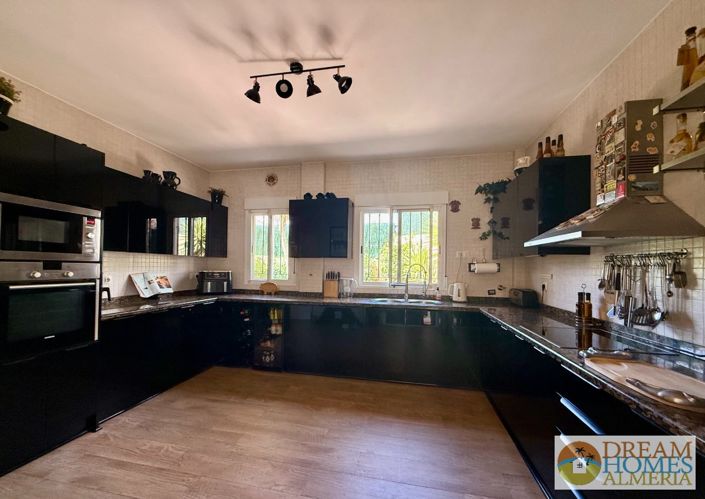 Image No.25-2 Bed Villa for sale