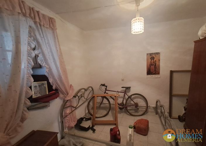 Image No.10-5 Bed Townhouse for sale