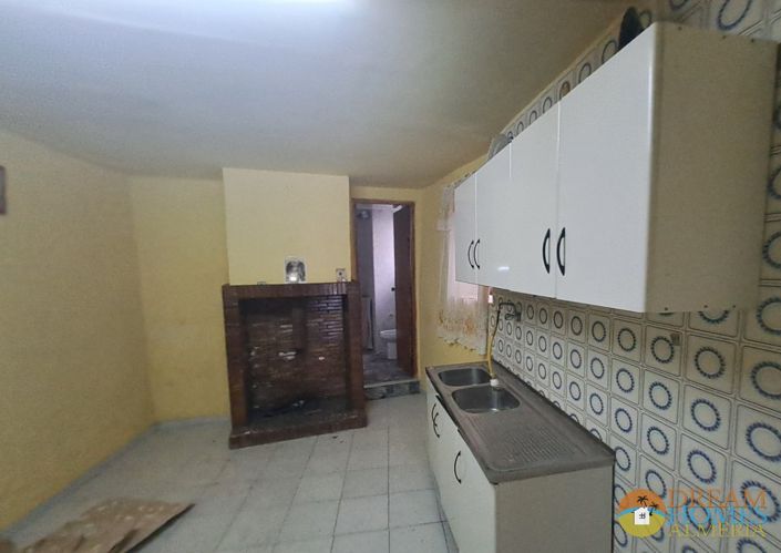 Image No.2-5 Bed Townhouse for sale