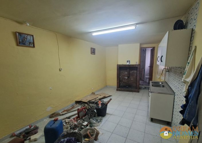 Image No.6-5 Bed Townhouse for sale