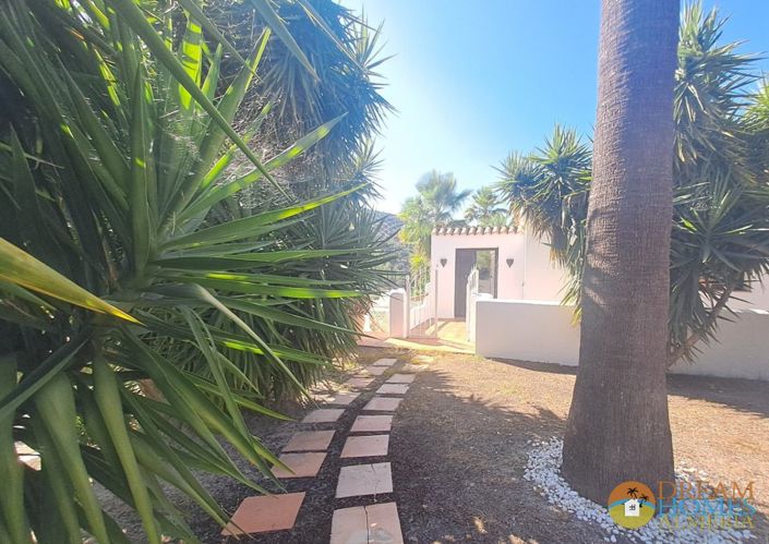 Image No.10-4 Bed Villa / Detached for sale