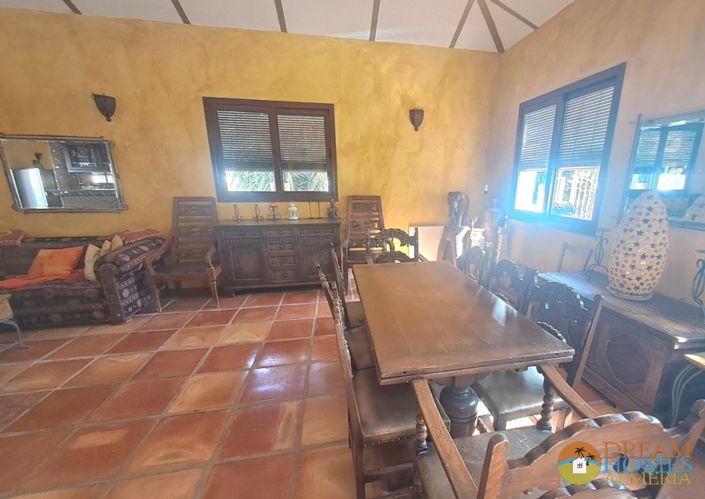 Image No.16-4 Bed Villa / Detached for sale