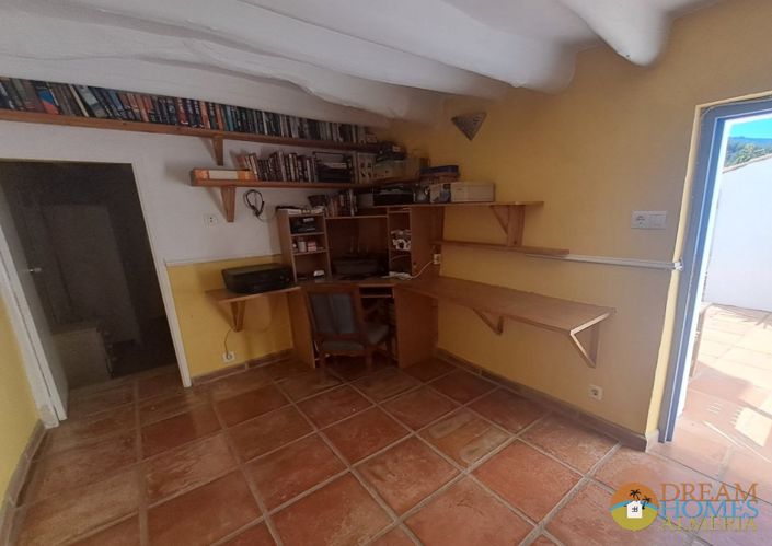 Image No.27-4 Bed Villa / Detached for sale
