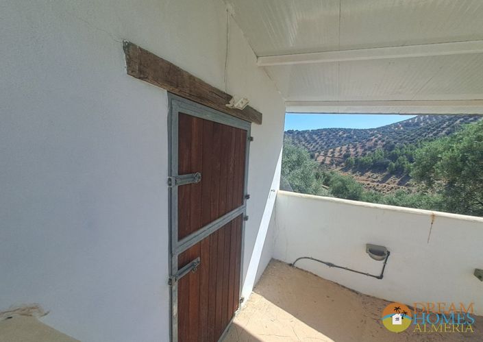 Image No.39-4 Bed Villa / Detached for sale