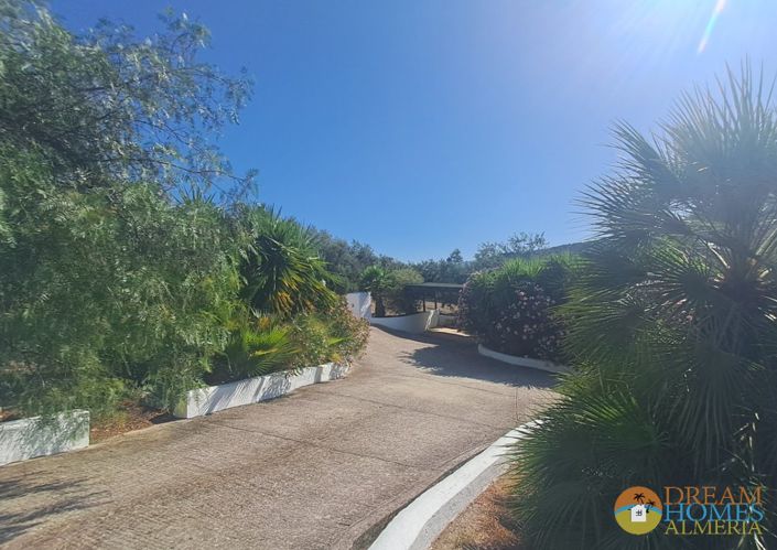 Image No.7-4 Bed Villa / Detached for sale