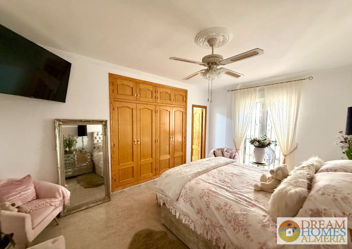 Image No.20-3 Bed Villa for sale