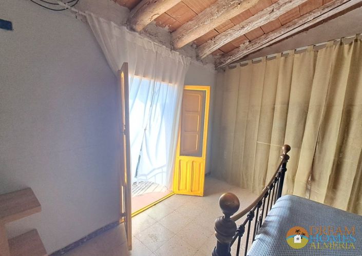 Image No.17-3 Bed Townhouse for sale