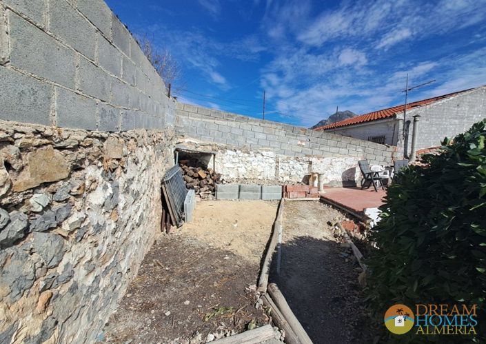 Image No.21-3 Bed Townhouse for sale