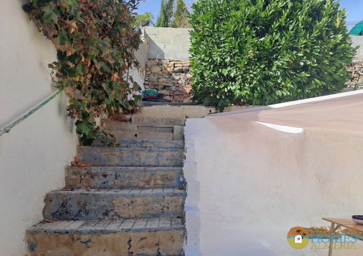 Image No.28-3 Bed Townhouse for sale