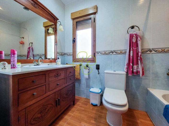 Image No.12-3 Bed Villa for sale