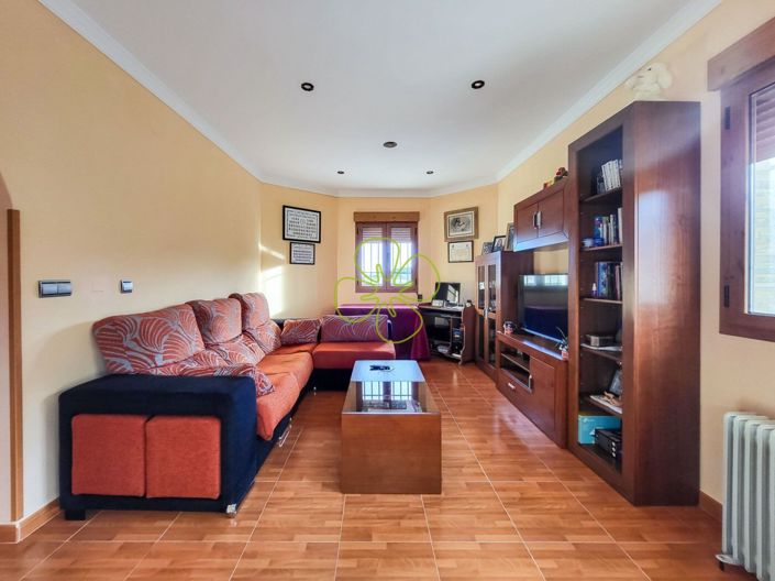 Image No.3-3 Bed Villa for sale