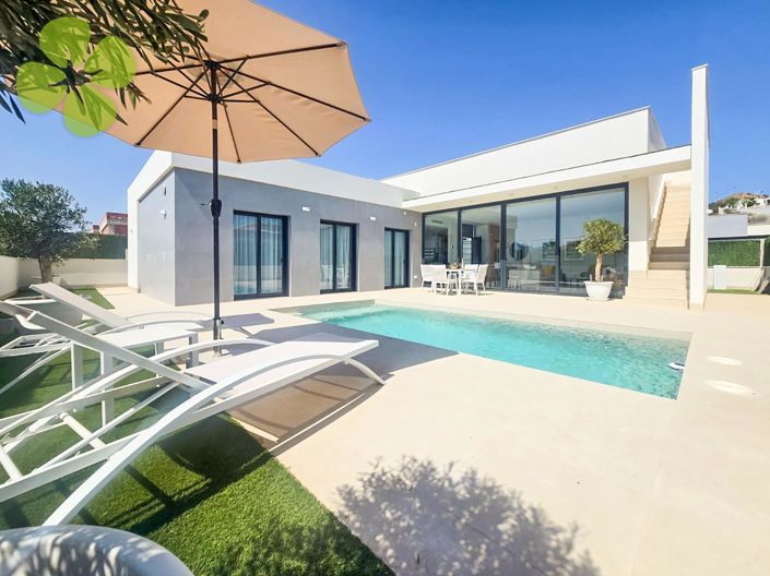 Image No.1-3 Bed Villa for sale