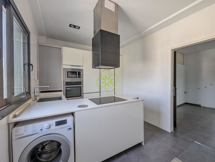 Image No.8-5 Bed Village House for sale