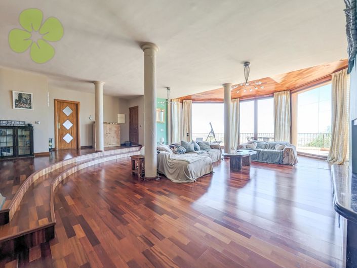 Image No.3-5 Bed Villa for sale