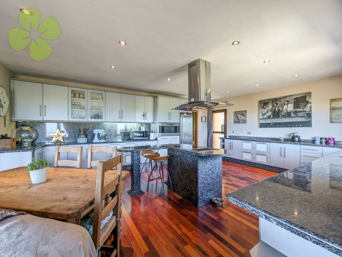 Image No.8-5 Bed Villa for sale