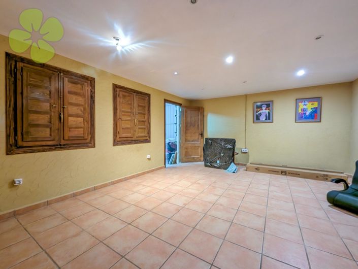 Image No.20-6 Bed Villa for sale