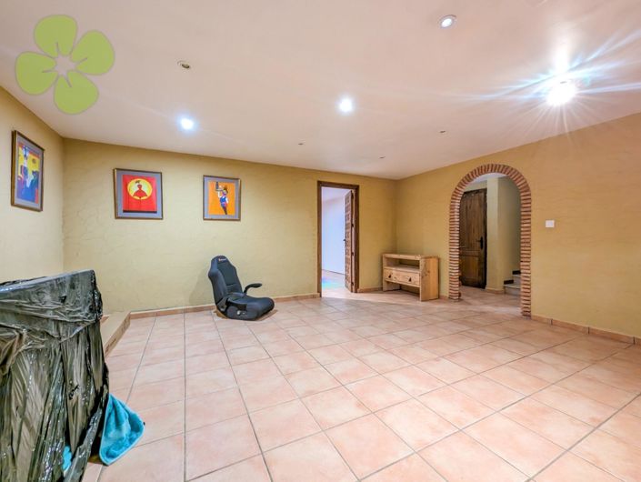 Image No.21-6 Bed Villa for sale