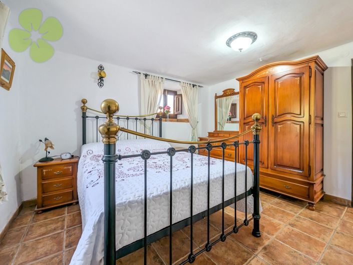 Image No.13-4 Bed Cortijo for sale