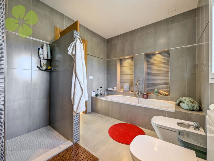 Image No.17-3 Bed Villa for sale