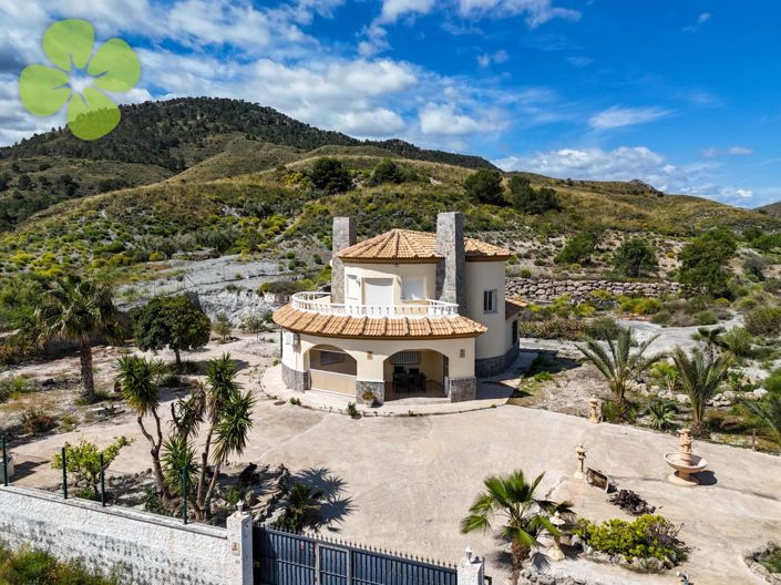 Image No.1-3 Bed Villa for sale