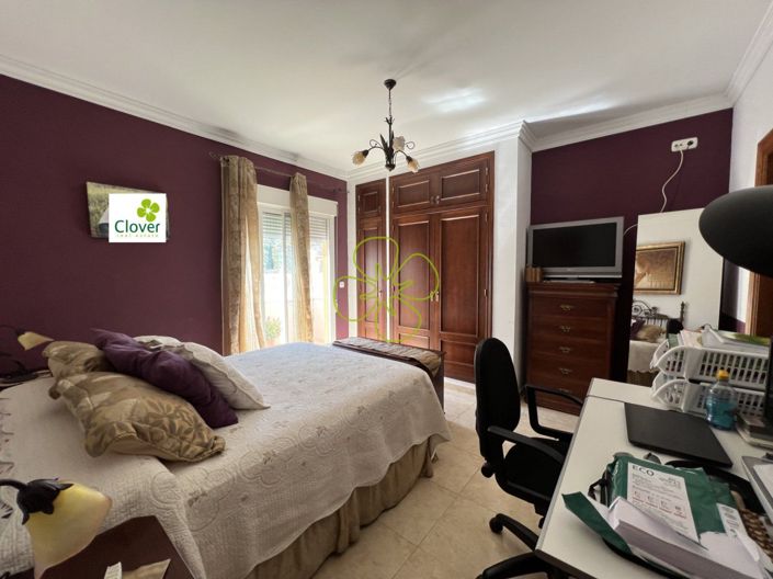 Image No.17-3 Bed Flat for sale