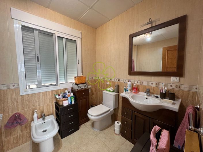 Image No.18-3 Bed Flat for sale