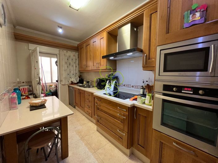 Image No.8-3 Bed Flat for sale