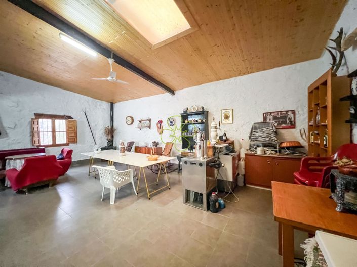 Image No.8-4 Bed Cortijo for sale