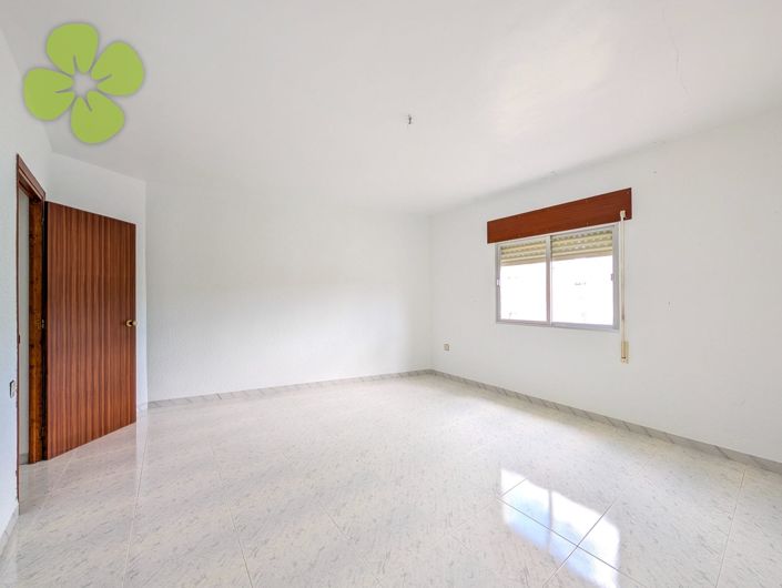 Image No.11-6 Bed Village House for sale