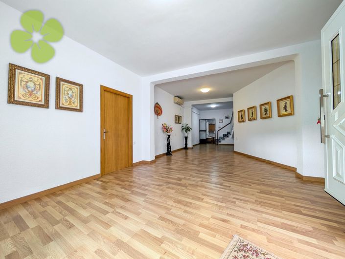 Image No.3-6 Bed Village House for sale