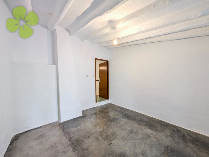 Image No.26-6 Bed Village House for sale