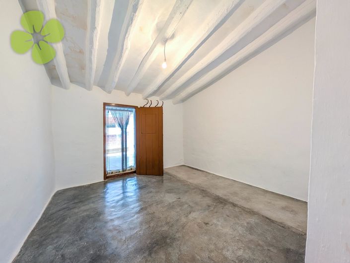 Image No.27-6 Bed Village House for sale