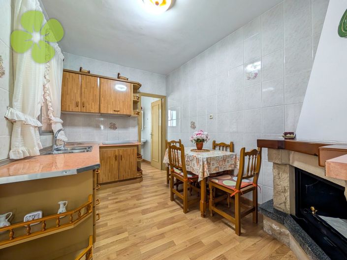 Image No.6-6 Bed Village House for sale