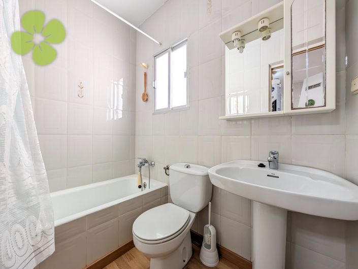 Image No.7-6 Bed Village House for sale