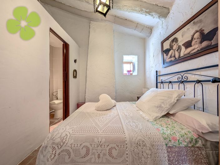 Image No.18-6 Bed Cortijo for sale