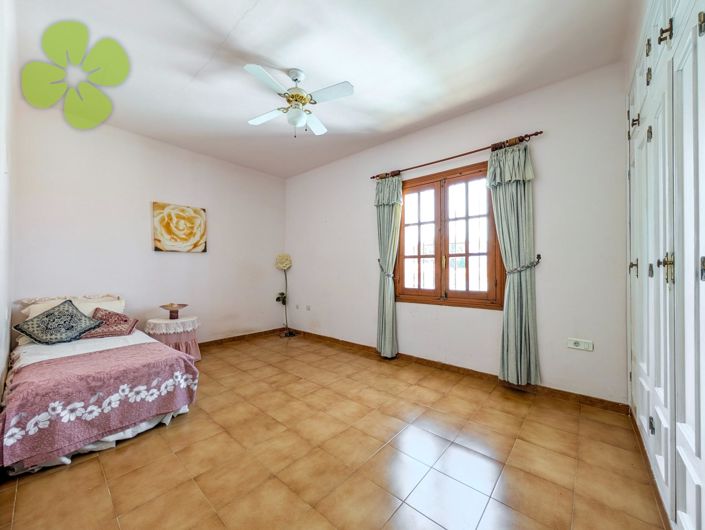 Image No.14-5 Bed Villa for sale