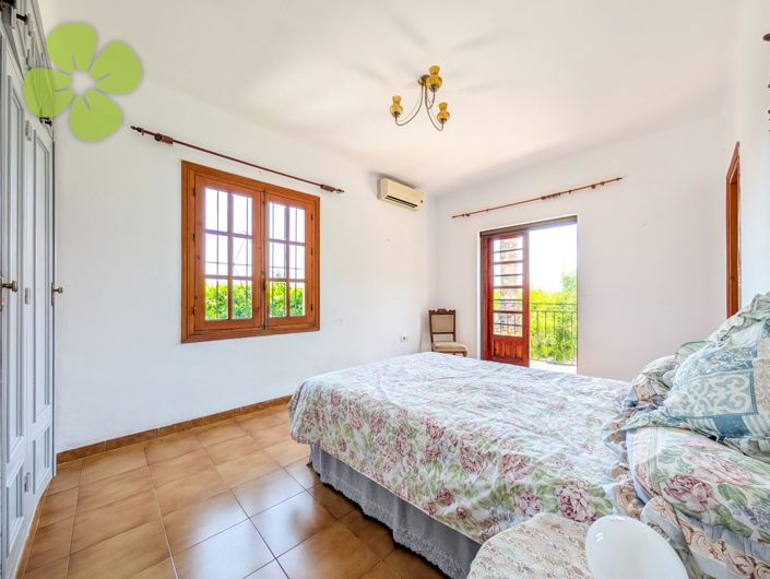 Image No.10-5 Bed Villa for sale