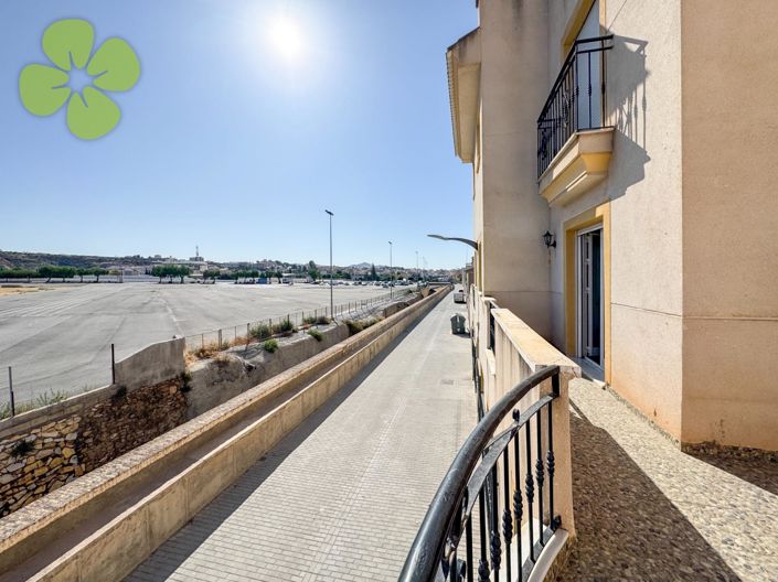 Image No.4-4 Bed Flat for sale