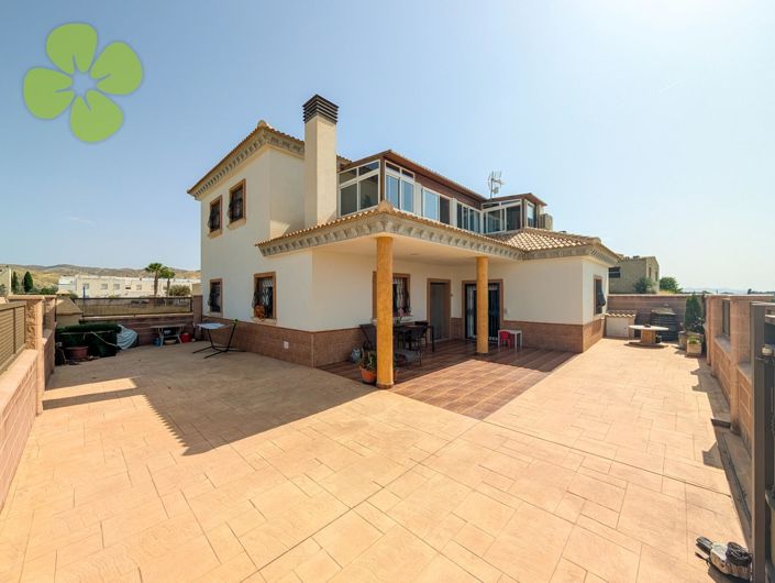 Image No.3-4 Bed Villa for sale