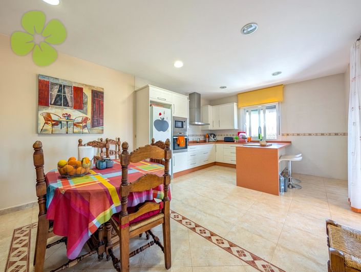 Image No.8-4 Bed Villa for sale