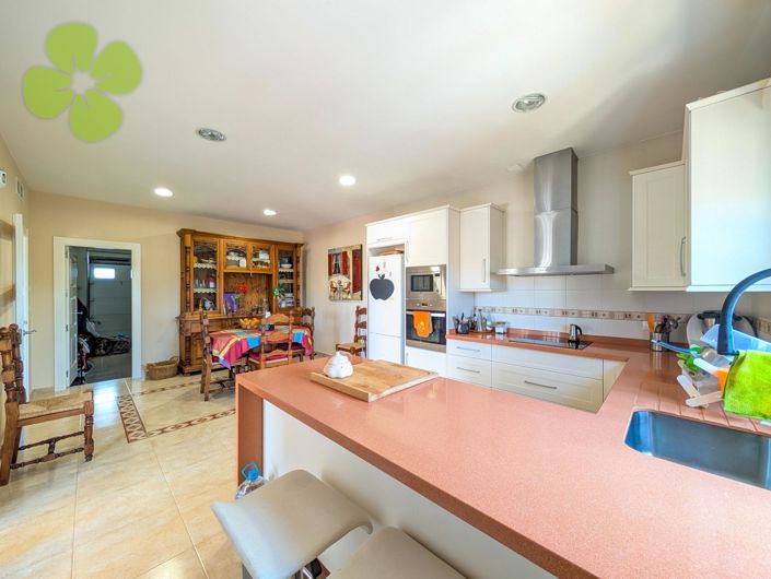 Image No.10-4 Bed Villa for sale