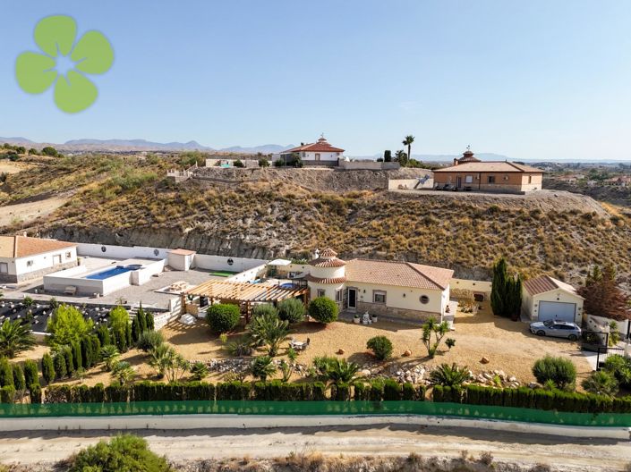 Image No.25-3 Bed Villa for sale