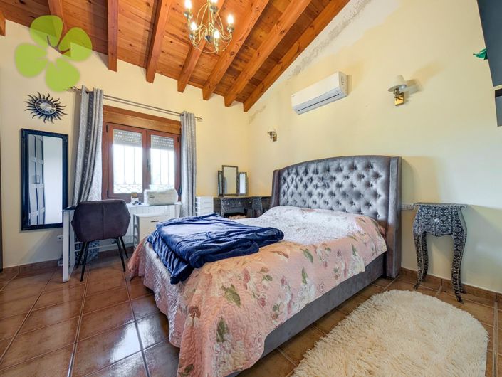 Image No.10-4 Bed Villa for sale