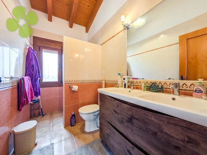 Image No.9-4 Bed Villa for sale