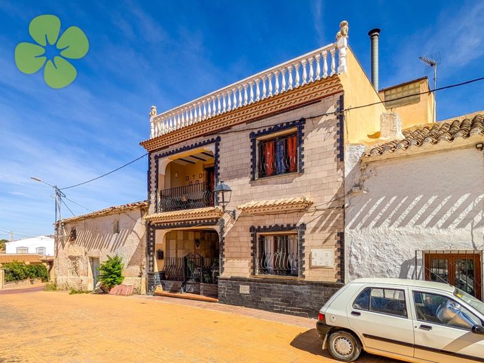 Oria, Village House