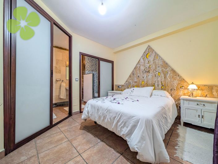 Image No.5-5 Bed Village House for sale