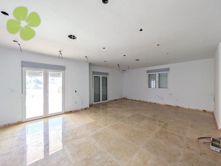 Image No.6-4 Bed Villa for sale